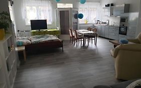 Einraum-Ferienwohnung 46m2 Eisenhüttenstadt-Diehlo